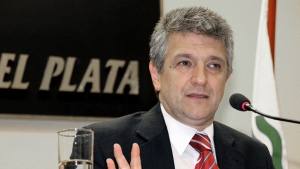 La suspensi&oacute;n del DNU para Telecom "deja como rehenes a los usuarios"