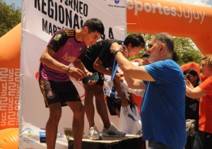 Jorge premi&oacute; a atletas que compitieron en el Torneo Regional NOA