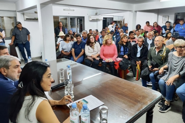 52 sindicatos y la c&uacute;pula de la CGT provincial se reunieron en la Sede del PJ y expresaron su apoyo a Sergio Massa