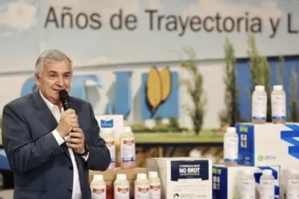 El Gobernador Morales entreg&oacute; asistencia a m&aacute;s de 400 peque&ntilde;os productores tabacaleros de la provincia