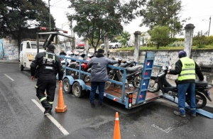 Intensos controles a motos en la ciudad