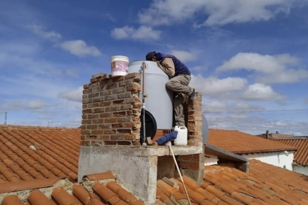 Contin&uacute;an las tareas de mantenimiento y arreglo en edificios escolares