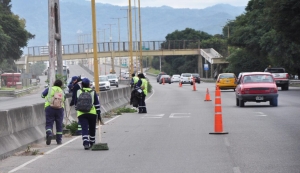 Operativo de limpieza en Av. General Savio