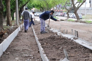 Trabajos de pavimentaci&oacute;n en distintos barrios de Capital