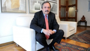 Alfons&iacute;n formalmente designado Embajador de Espa&ntilde;a