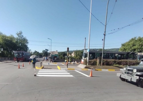 Restricci&oacute;n de estacionamiento.en Av. 19 de Abril