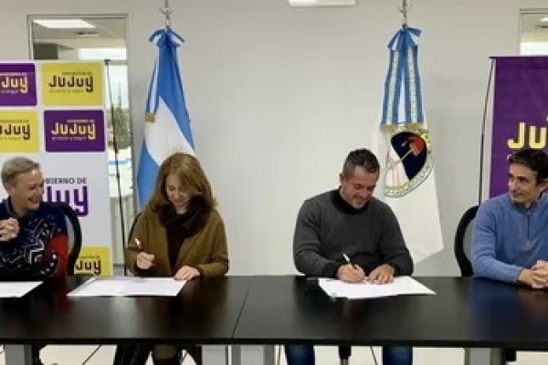 Firma de contratos para la construcci&oacute;n de nuevas obras educativas de PROMACE