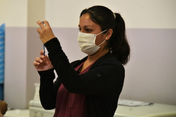 La vacunaci&oacute;n a embarazadas es clave para evitar casos fatales