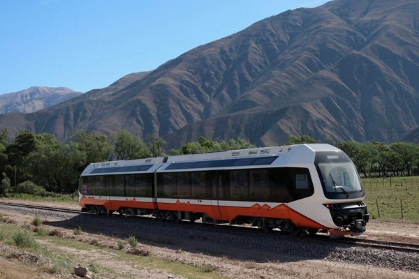 Tren Solar de la Quebrada: Contin&uacute;an las pruebas de v&iacute;as