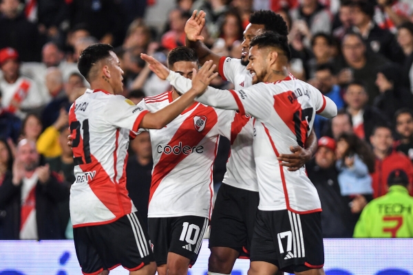 River le dio una lecci&oacute;n a Independiente y dej&oacute; sin invicto a Tevez