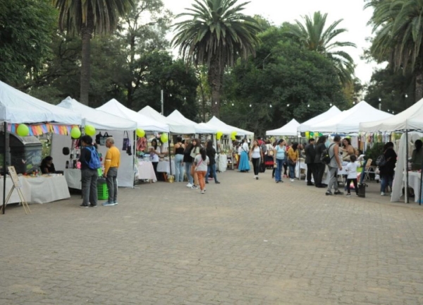 Patio de Emprendedores sostenibles en el parque San Mart&iacute;n