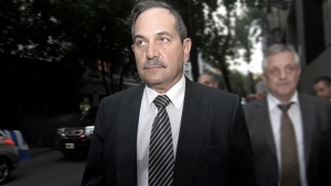 Alperovich pidi&oacute; licencia en su banca de senador