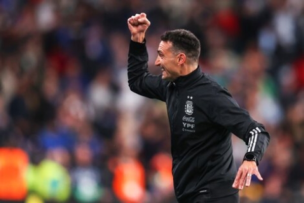 Lionel Scaloni va por el premio The Best al mejor entrenador del mundo