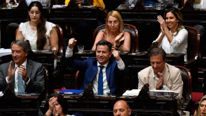Diputados aprob&oacute; en general el proyecto de la ley "Bases"
