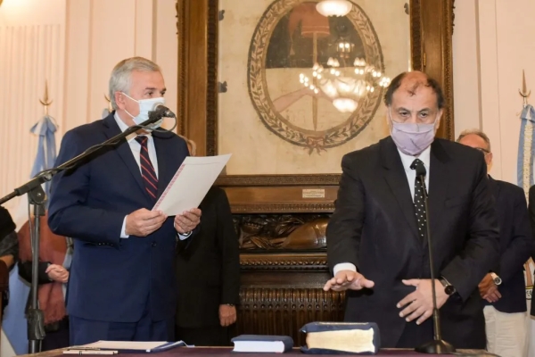 Morales tom&oacute; juramento a &Aacute;lvarez Garc&iacute;a y Gaspar Santill&aacute;n