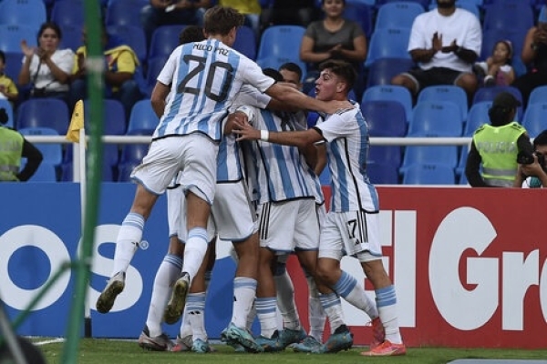 la Argentina Sub 20 encontr&oacute; su primer triunfo