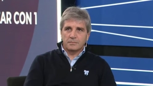 Luis Caputo: &ldquo;Esto es para que la gente use sus d&oacute;lares, no controlar a 50 millones de argentinos como si fueran delincuentes&rdquo;