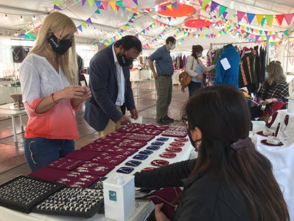 Se realiz&oacute; la apertura del "Mercado de Artesanias Juje&ntilde;as"