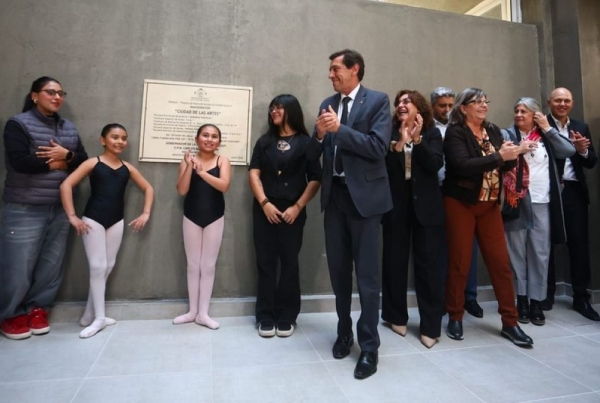 "La Ciudad de las Artes representa nuestro compromiso con la educaci&oacute;n"