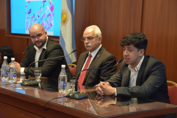 Se conmemor&oacute; el D&iacute;a del Internacionalista y se destac&oacute; la importancia del rol profesional