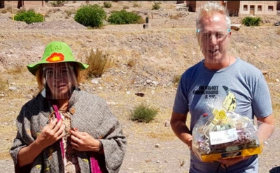 Tilcara reabri&oacute; al turismo y homenaje&oacute; a dos figuras de la TV nacional como primeros visitantes