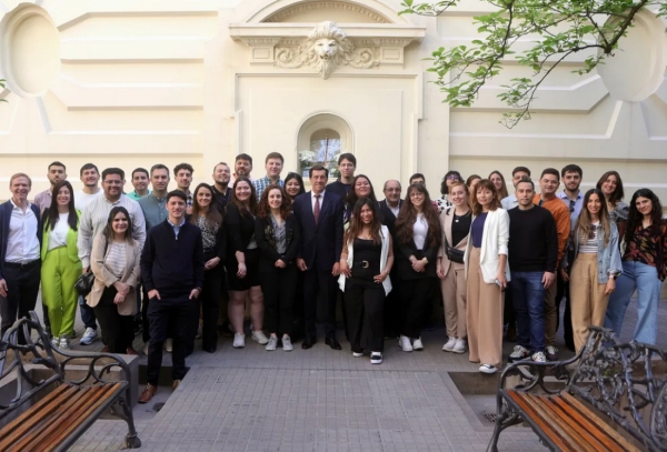 Sadir recibi&oacute; a j&oacute;venes profesionales de todo el pa&iacute;s