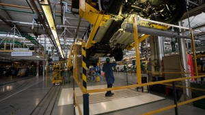 La actividad industrial cay&oacute; 1,2% en junio, pero cerr&oacute; el primer semestre con una mejora del 7,1%