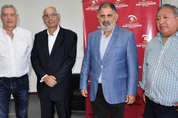 El municipio capitalino junto al Centro de Empleados de Comercio buscan soluciones ante crisis del transporte