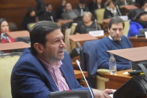 “Diputado Canedi, póngase a laburar. Su banca acumula polvo”