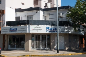 Caso Adorni: la inmobiliaria aseguró que el departamento de Caballito se ofreció a USD 340.000 y las jubiladas solo pusieron la firma