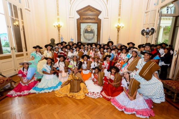 Se conmemor&oacute; el D&iacute;a de la Tradici&oacute;n en el Sal&oacute;n de la Bandera