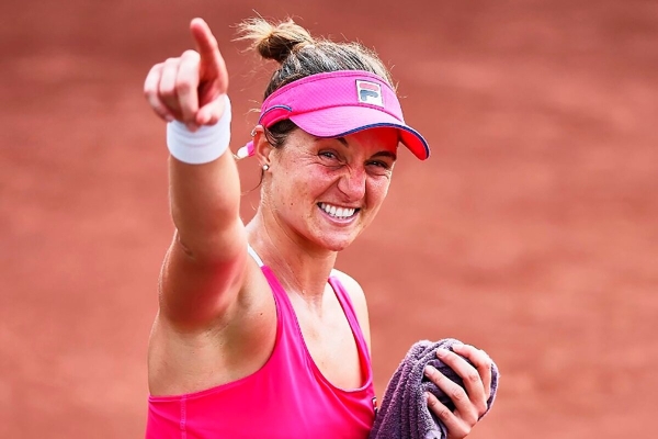 Podoroska y Pella avanzan en Hamburgo; Cach&iacute;n y Cer&uacute;ndolo preparan su debut