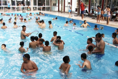 Actividades de verano en las piletas del Parque San Mart&iacute;n y Almirante Brown