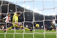 Premier League: Aston Villa de "Dibu" Mart&iacute;nez bati&oacute; a Southampton