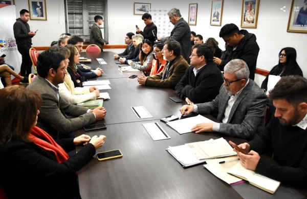 Diputados recibieron a integrantes del Colegio de Abogados