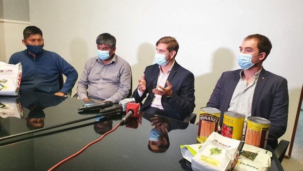 Asistieron a productores afectados por el temporal