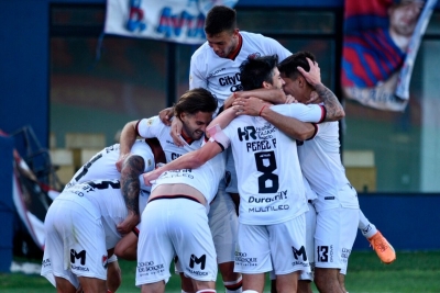 Copa de la Liga: Newell's Old Boys gan&oacute; y da pelea desde el podio