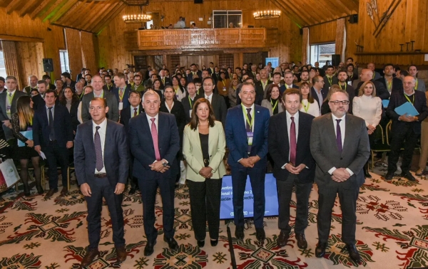 Morales plante&oacute; en Bariloche generar un plan federal de inversiones para energ&iacute;as limpias