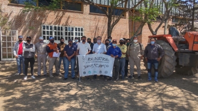 Capacitan a tractoristas sobre manejo de implementos agr&iacute;colas