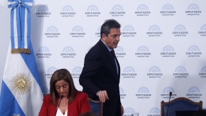 Presupuesto: Massa acept&oacute; aumentar el gasto social y una cl&aacute;usula gatillo por si la inflaci&oacute;n es m&aacute;s de 60%