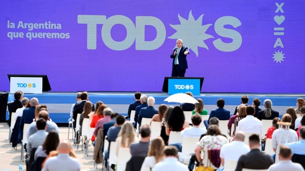 Fern&aacute;ndez pidi&oacute; al FdT salir a contagiar entusiasmo porque "ya empez&oacute; un tiempo distinto"