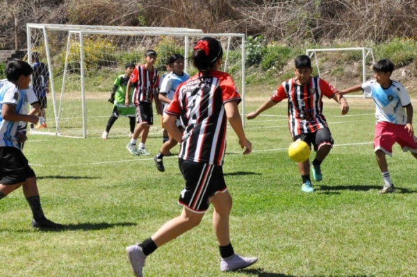 150 ni&ntilde;os deportistas de A. Comedero recibieron controles m&eacute;dicos
