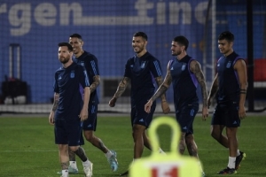 Scaloni ensay&oacute; variantes sobre la base del mismo equipo que le gan&oacute; a M&eacute;xico