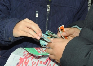 Intercambio de figuritas en Alto Comedero