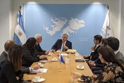 Morales inici&oacute; una visita oficial a la Uni&oacute;n Europea