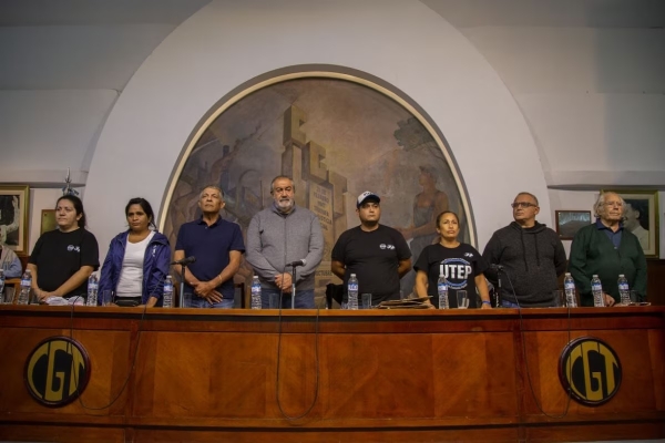 La CGT defini&oacute; un paro general para el 10 de abril: no habr&aacute; trenes ni colectivos