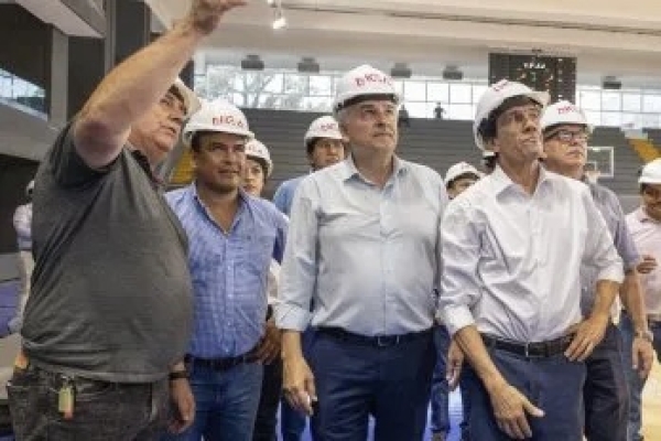 Morales y Sadir observaron los avances de obras en la Ciudad de las Artes y Federaci&oacute;n de B&aacute;squet
