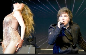 Bronca de los gobernadores con Milei porque pavoneó con Fátima mientras se incendia la Patagonia y se inunda Tucumán