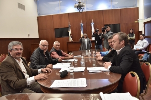 Despacho favorable para la creaci&oacute;n de la universidad provincial de trabajo