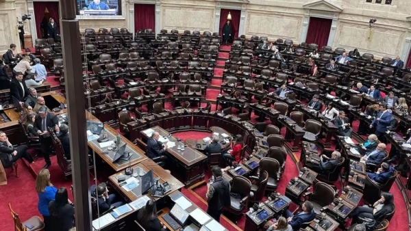 Jubilaciones, devaluaci&oacute;n y diversidad sexual: Guillermo Francos expuso en Diputados y el peronismo se retir&oacute; por los incidentes